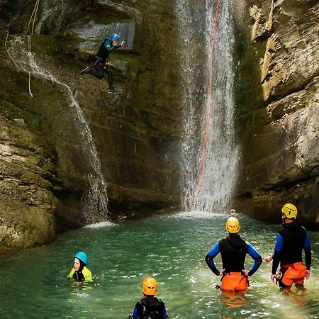 Le Bleu Du Lac 3 Etoiles - Secteur Recherche, Calme & Familiale, A 300M Du Lac & De La Vieille Ville, Garage Prive آنسي المظهر الخارجي الصورة
