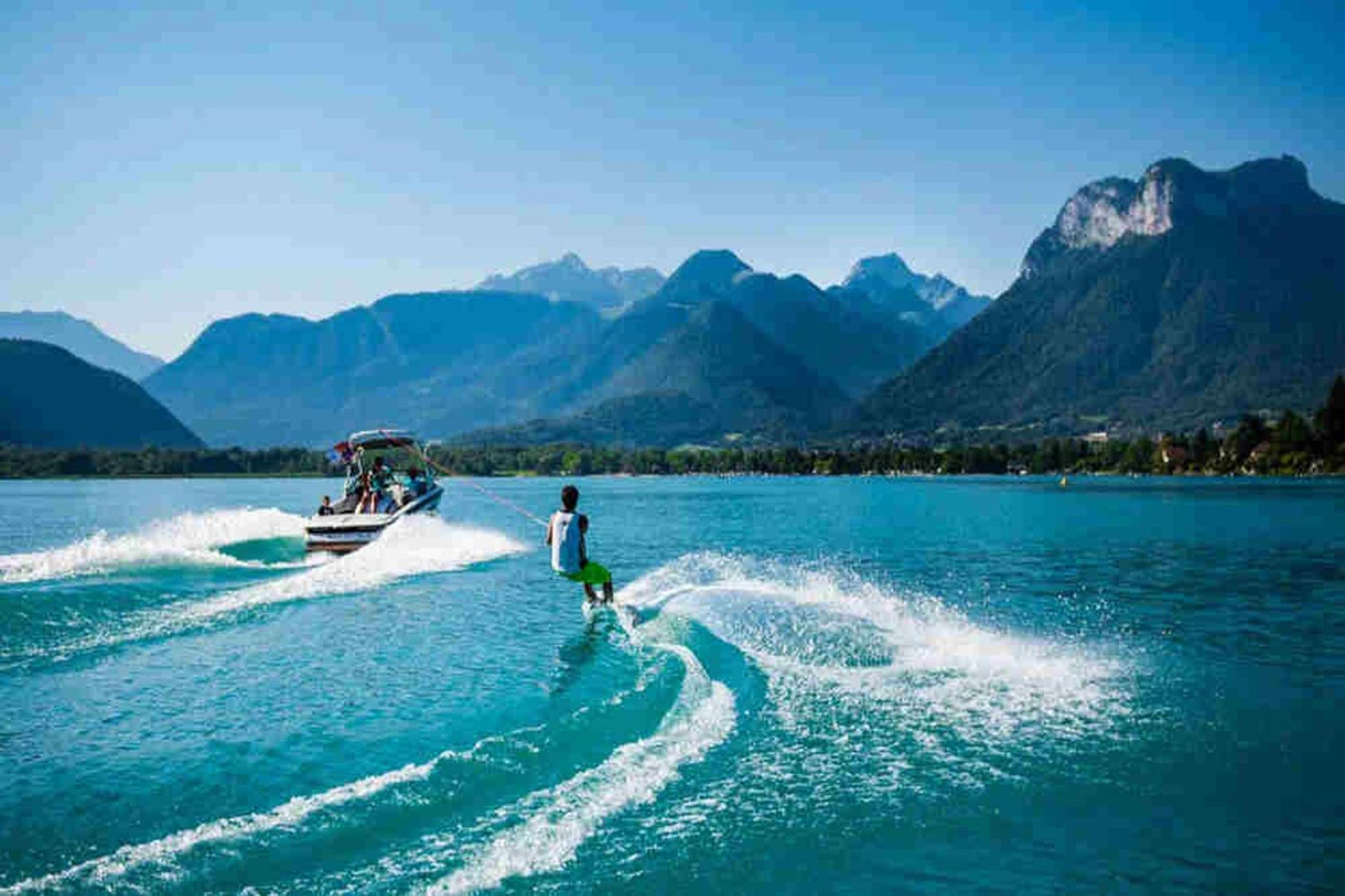 Le Bleu Du Lac 3 Etoiles - Secteur Recherche, Calme & Familiale, A 300M Du Lac & De La Vieille Ville, Garage Prive آنسي المظهر الخارجي الصورة