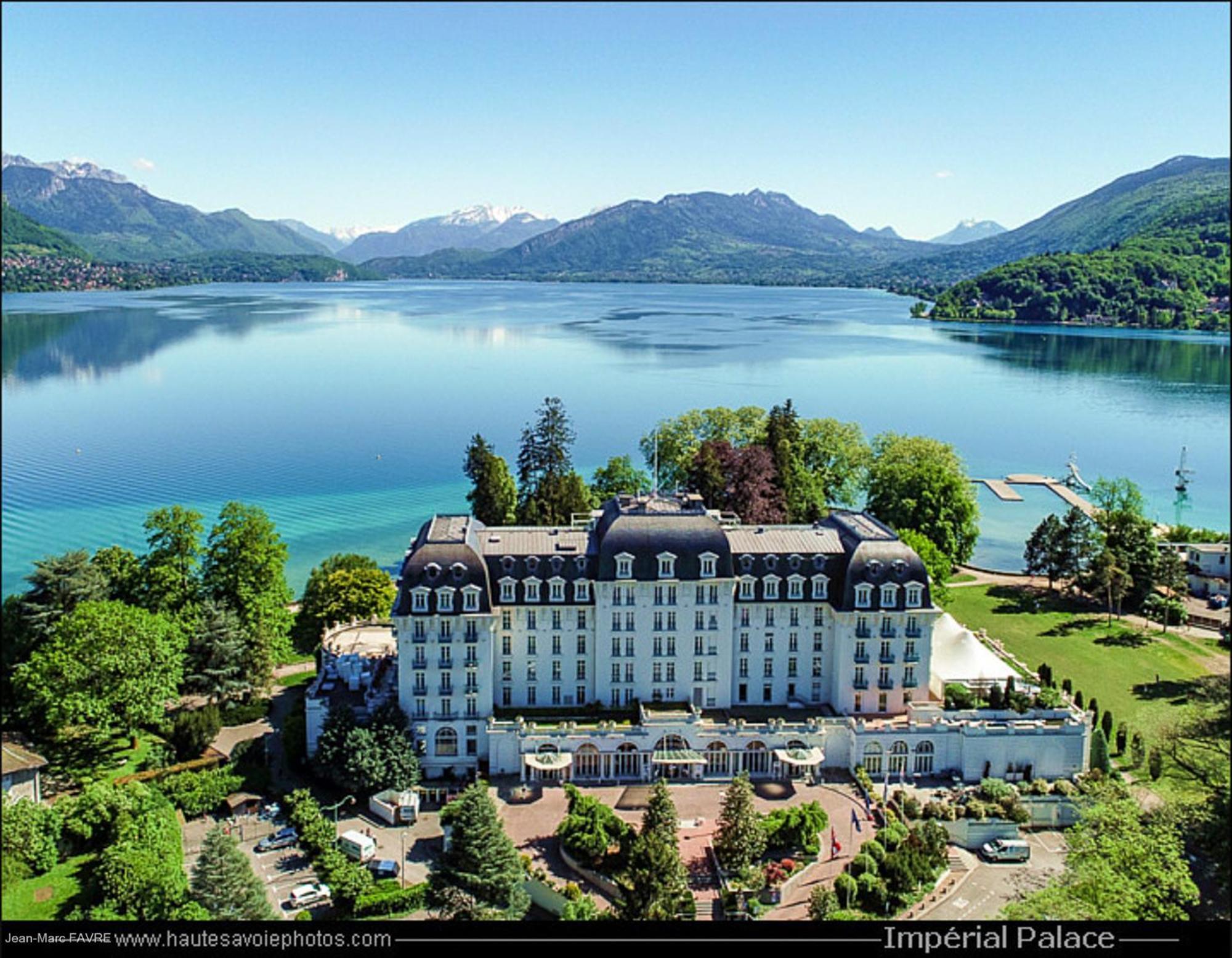 Le Bleu Du Lac 3 Etoiles - Secteur Recherche, Calme & Familiale, A 300M Du Lac & De La Vieille Ville, Garage Prive آنسي المظهر الخارجي الصورة